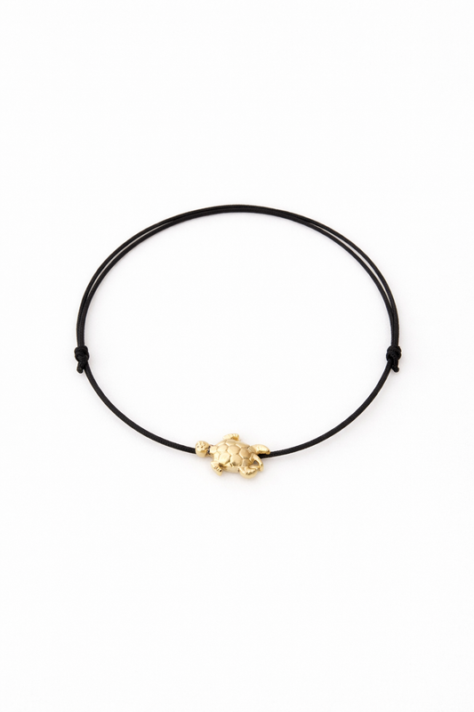 Red String Bracelet with Turtle Charm – Minimalist Kabbalah Protection Bracelet